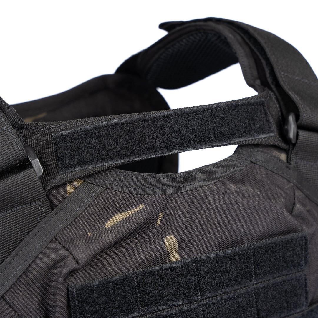 drag handle with velcro on multicam black plate carrier