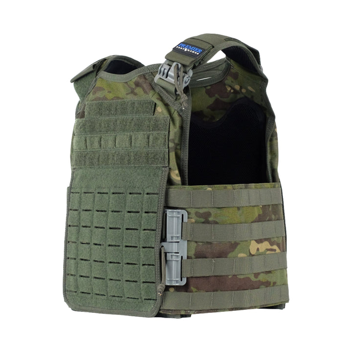 Image of multicam tropic core plate carrier. This plate carrier setup will fit level 4 body armor plates. 